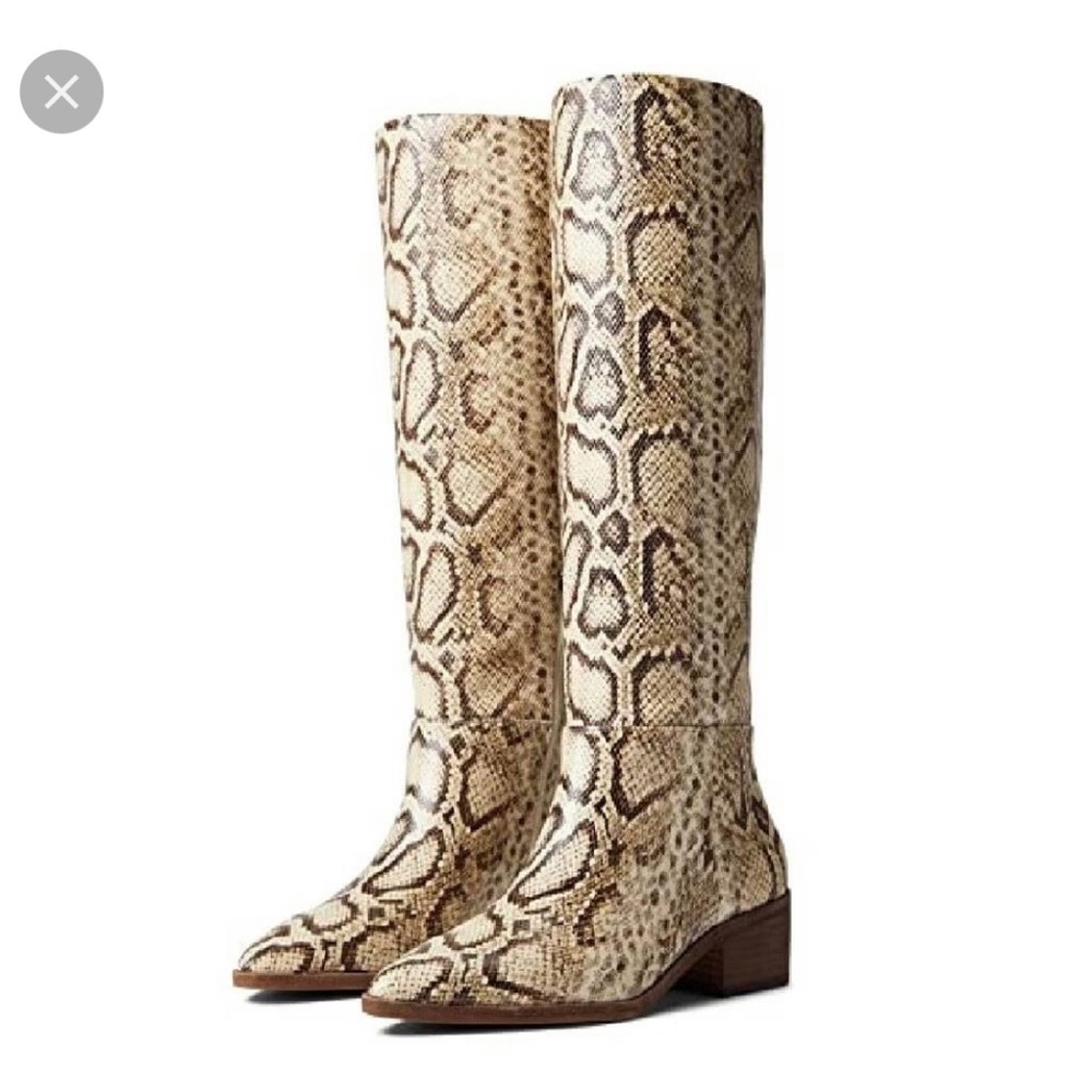 Vince Camuto Beaanna Natural Snake Skin Knee High Pull On Boot 6.5 Low heel